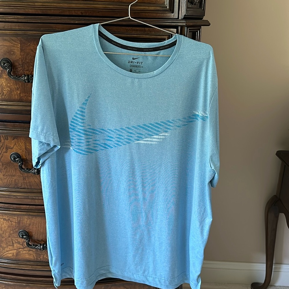 NIKE Pro Dri-Fit  T-shirt